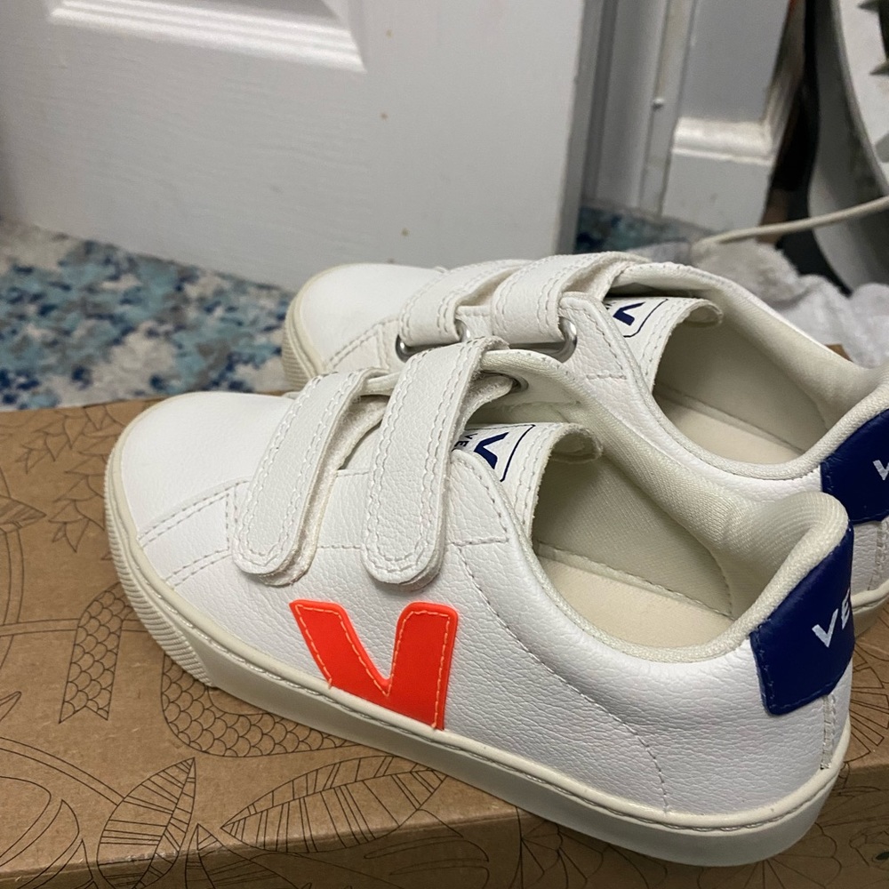 Veja sneakers 12c kids wore 1 time perfect condition